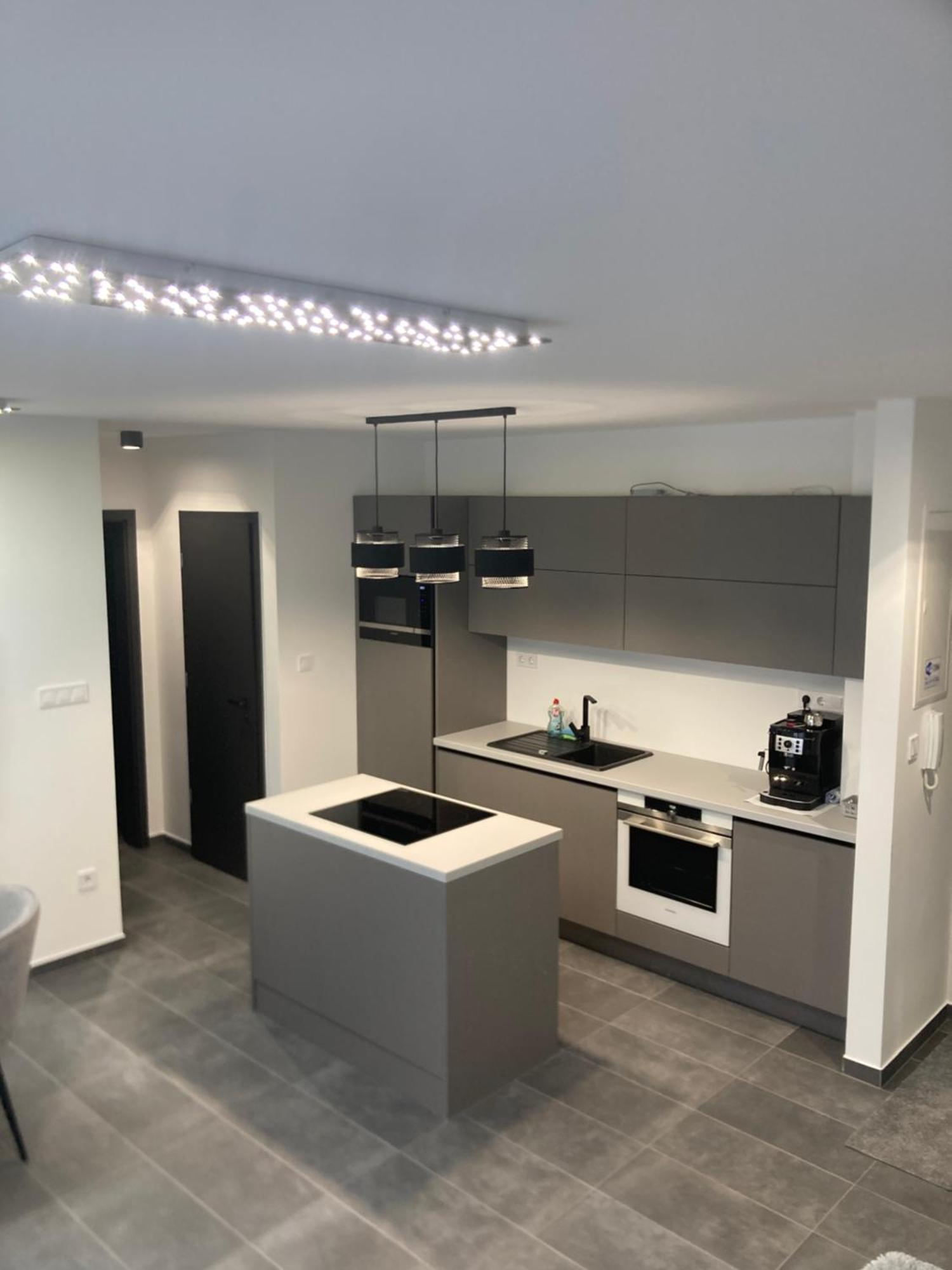 Swiss Star Apartment Mosonmagyaróvár Εξωτερικό φωτογραφία